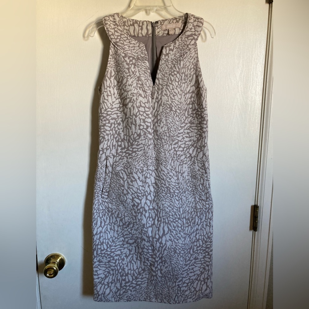 •Banana Republic Teakwood Print Taupe & Cream Sleeveless Size 2 Shift Dress #P